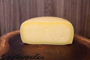 QUEIJO COLONIAL MATURADO POSSAMAI 1KG