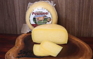 QUEIJO COLONIAL MATURADO POSSAMAI 1KG