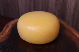 QUEIJO COLONIAL MEIA CURA POSSAMAI 700G