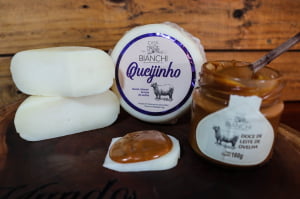 QUEIJINHO DA CASA BIANCHI - LEITE DE OVELHA - PREMIADO OURO 200G