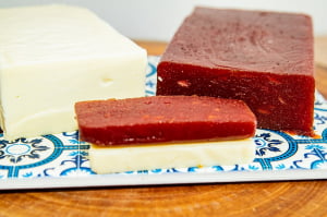 KIT DELICIAS DE MINAS - 1 REQUEIJÃO EM BARRA + 1 GOIABADA ZÉLIA EM BARRA +1 DOCE DE LEITE VIÇOSA CREMOSO