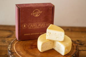 QUEIJO CANASTRA CAPELA VELHA PREMIADO PRATA - MEIA PEÇA 500G