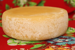 QUEIJO CANASTRA DO VIVALDO - FAZENDA JACOB - PREMIADO SUPER OURO 1 KG