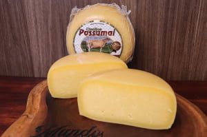 QUEIJO COLONIAL MATURADO POSSAMAI 1KG
