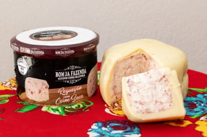 QUEIJO TRUFADO REQUEIJÃO COM CARNE SECA BOM DA FAZENDA 600G
