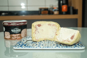 QUEIJO TRUFADO REQUEIJÃO COM CARNE SECA BOM DA FAZENDA 600G